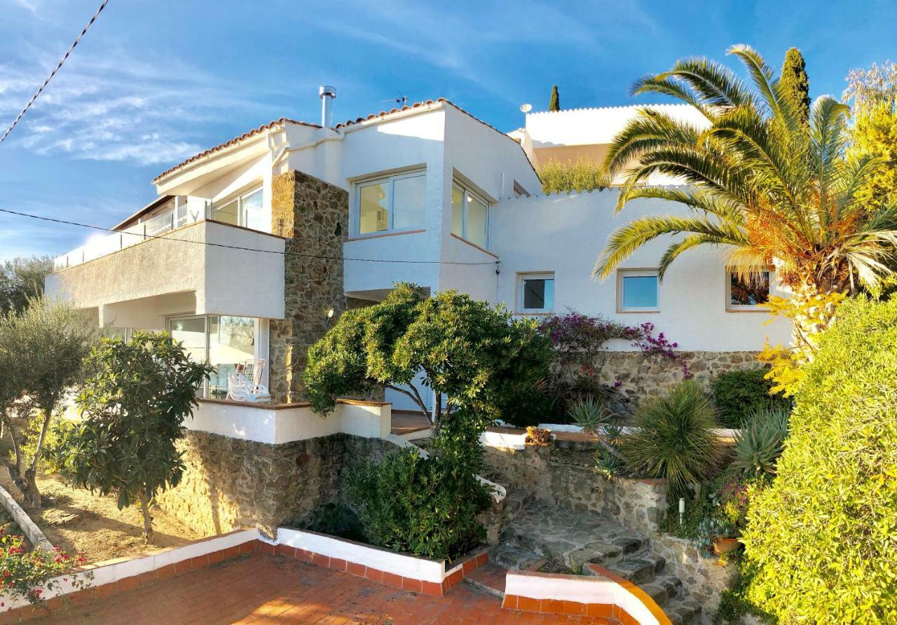 Chalet Doble Almadraba Villa Roses Bagian luar foto