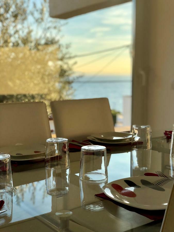 Chalet Doble Almadraba Villa Roses Bagian luar foto