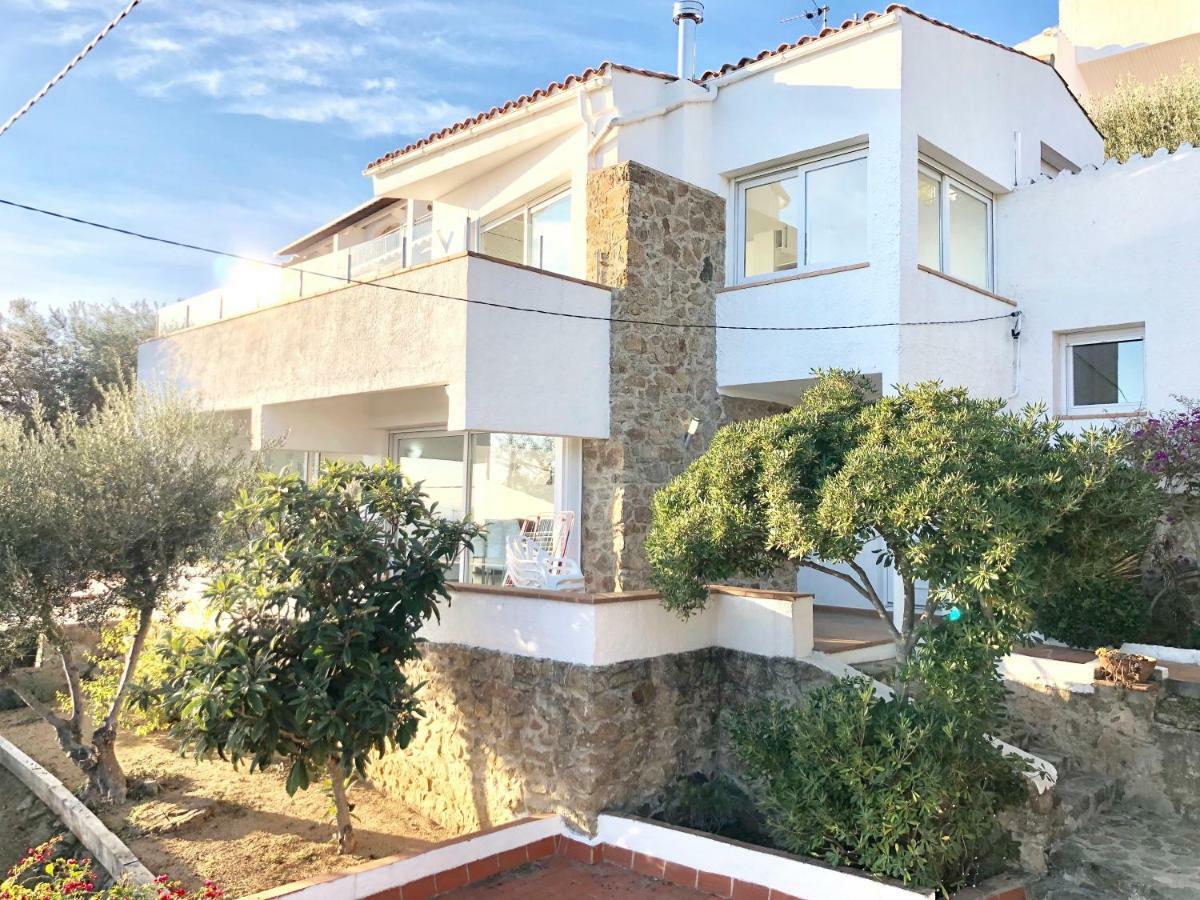 Chalet Doble Almadraba Villa Roses Bagian luar foto