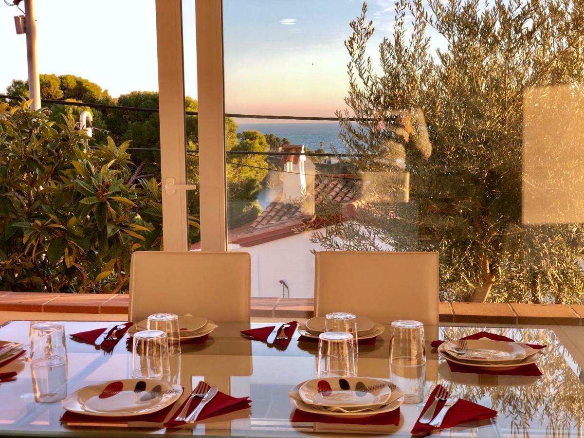 Chalet Doble Almadraba Villa Roses Bagian luar foto