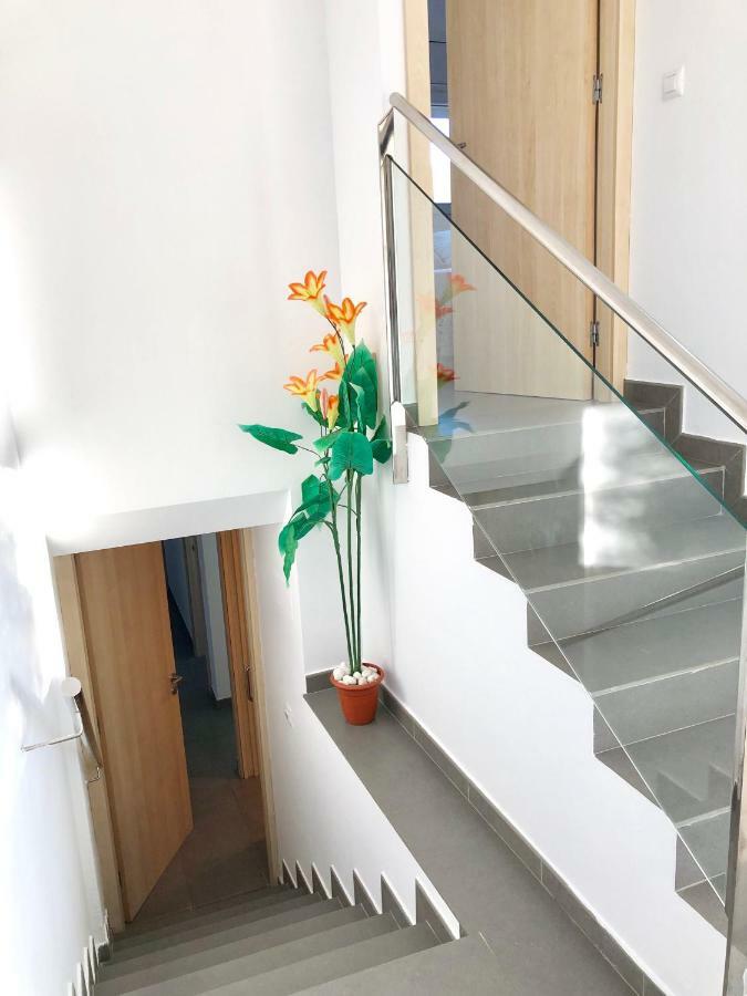Chalet Doble Almadraba Villa Roses Bagian luar foto