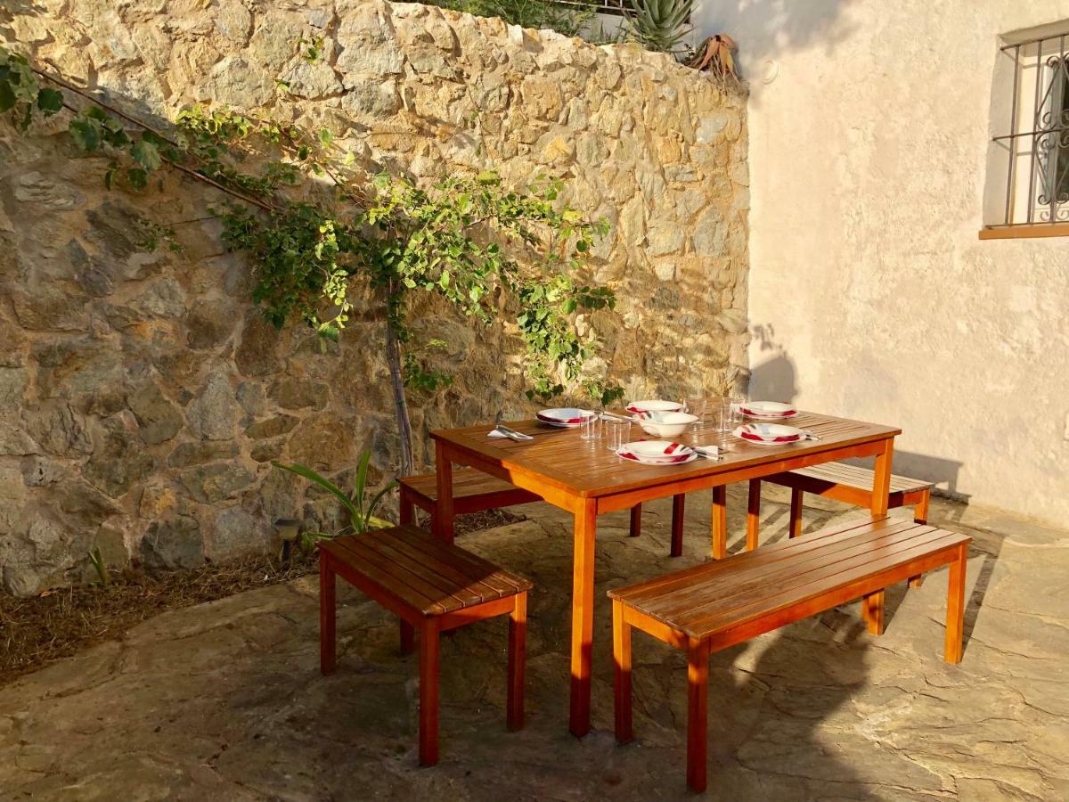 Chalet Doble Almadraba Villa Roses Bagian luar foto