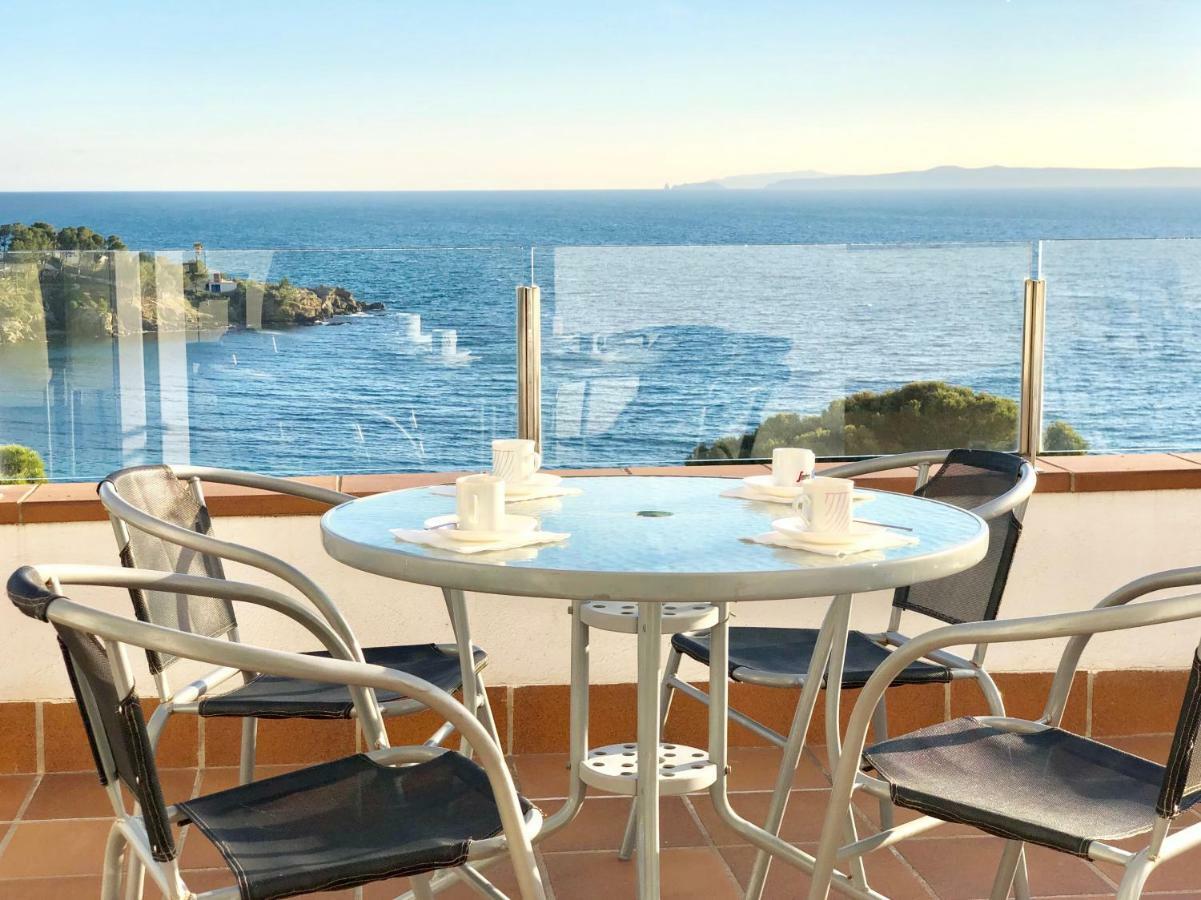 Chalet Doble Almadraba Villa Roses Bagian luar foto