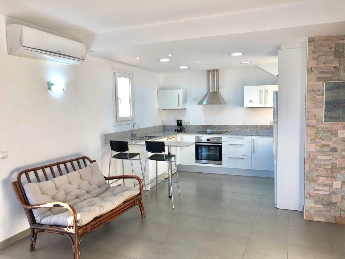 Chalet Doble Almadraba Villa Roses Bagian luar foto