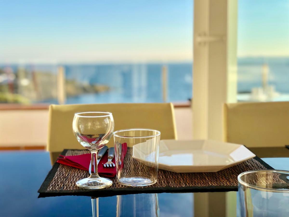 Chalet Doble Almadraba Villa Roses Bagian luar foto