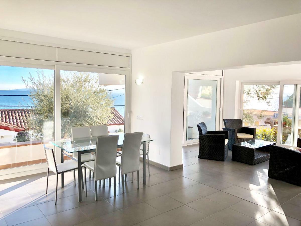 Chalet Doble Almadraba Villa Roses Bagian luar foto
